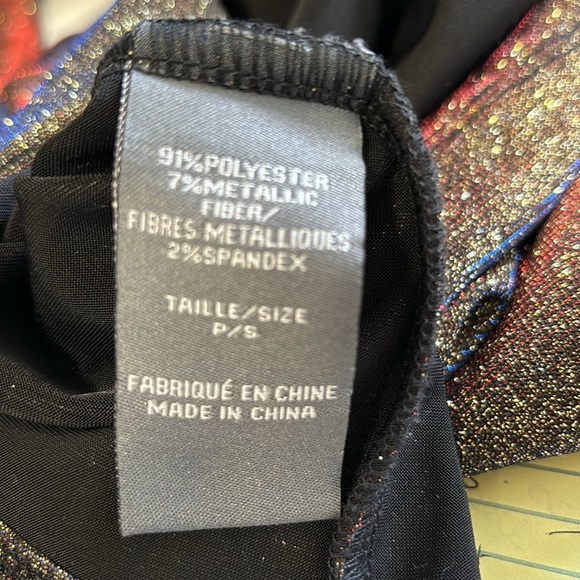 Gold halter top from Suzy Shier. Size M - Picture 6 of 7